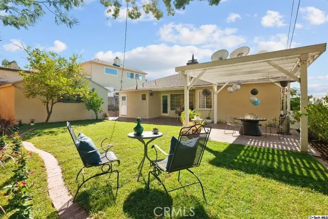 107 E Kenneth Road, Glendale, California 91207