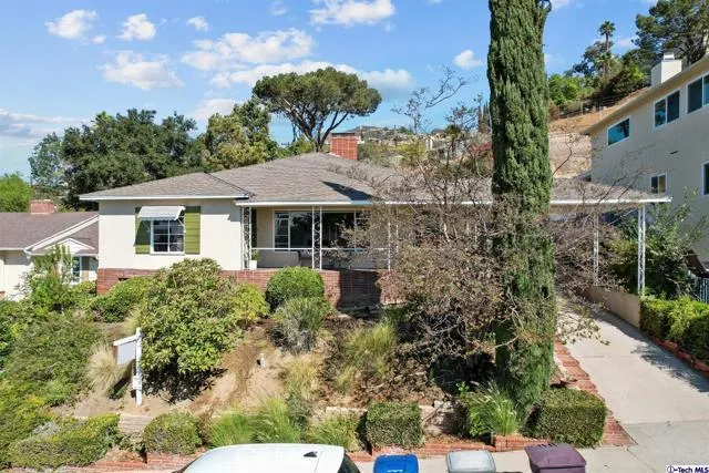 107 E Kenneth Road, Glendale, California 91207