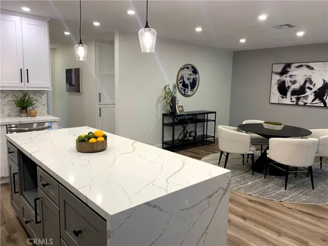Kitchen / Dining