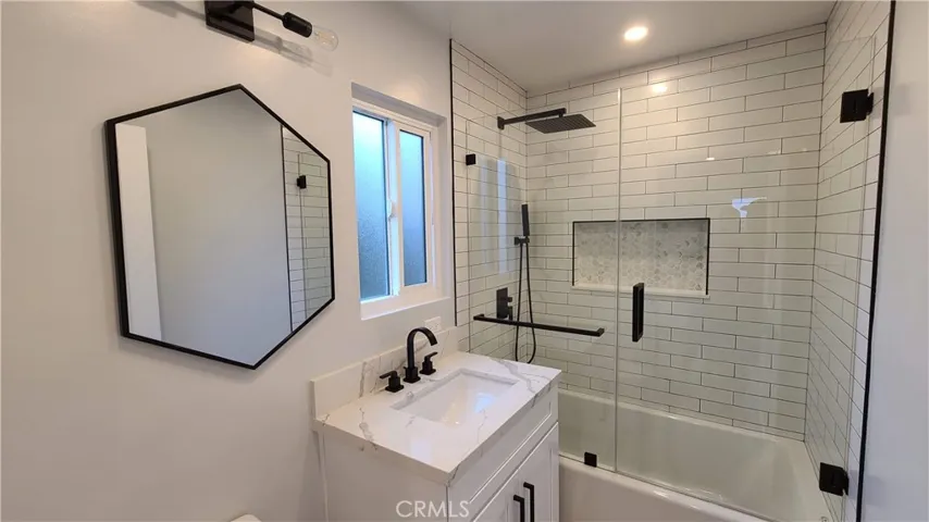 Guest Bathroom 2