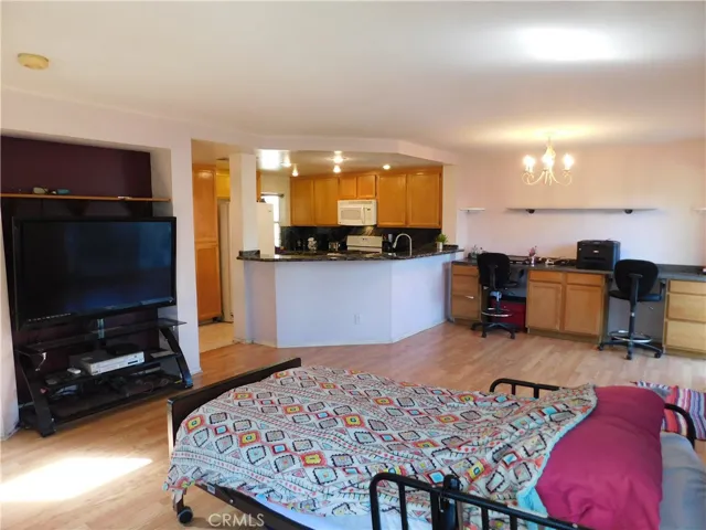 983 Goldenrod Street, Corona, California 92882