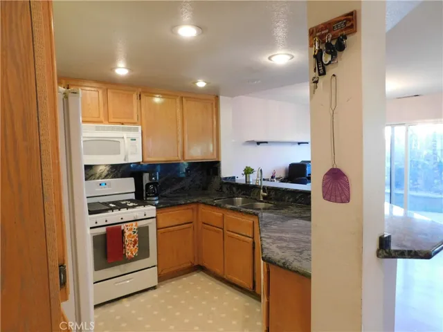983 Goldenrod Street, Corona, California 92882