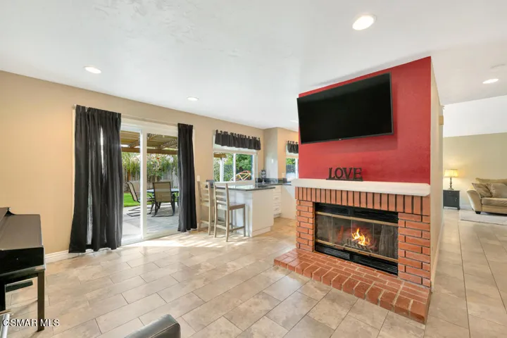2053 Riverbirch Dr (25)
