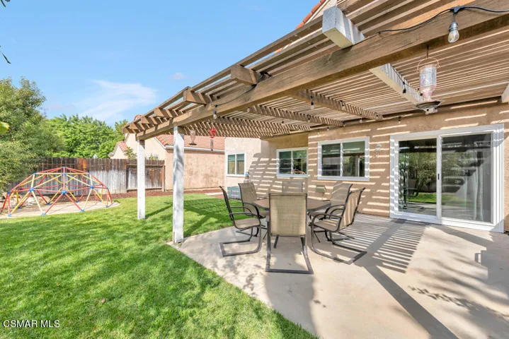 2053 Riverbirch Dr (42)