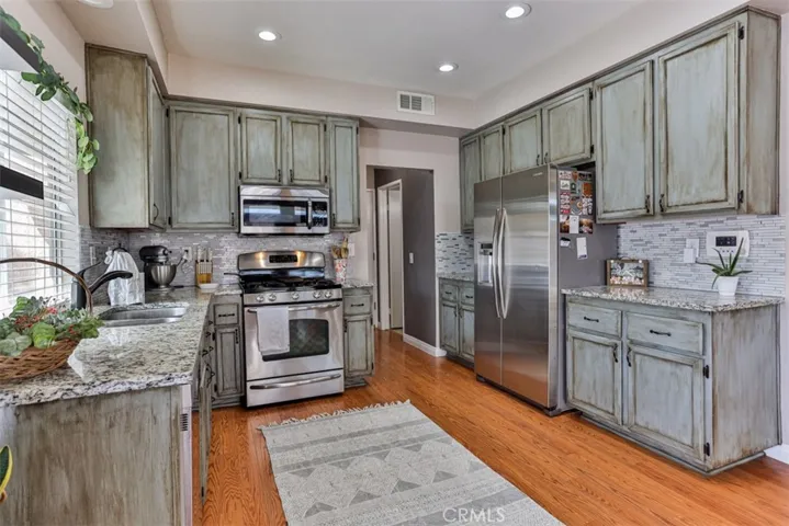 31647 Willow View Place, Lake Elsinore, California 92532
