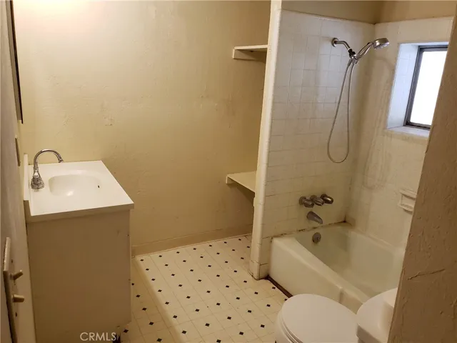 113 Topeka, Planada, California 95365