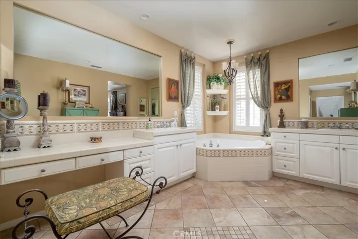 27001 Waterside Court, Valencia, California 91355
