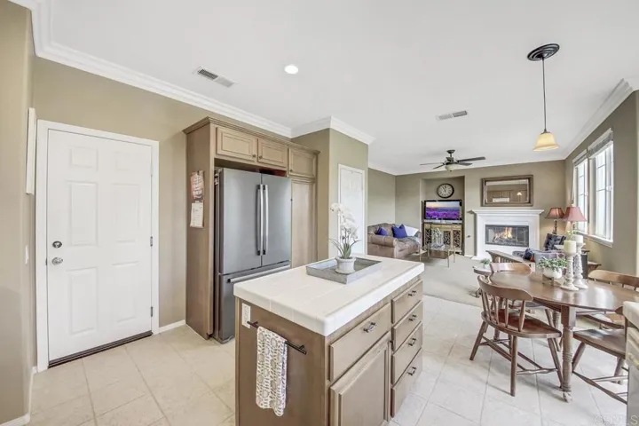 927 Tularosa Lane, San Marcos, California 92078
