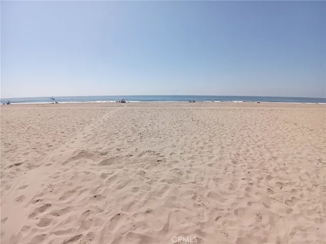 Sand lot with unobstructed ocean view
