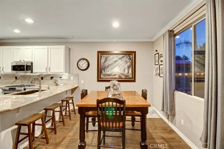 6863 Red Cardinal Court, Eastvale, California 92880
