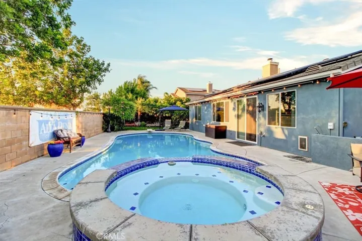 6863 Red Cardinal Court, Eastvale, California 92880