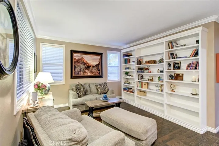 6863 Red Cardinal Court, Eastvale, California 92880