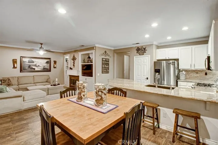 6863 Red Cardinal Court, Eastvale, California 92880