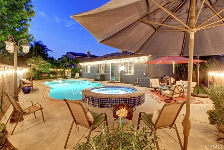 6863 Red Cardinal Court, Eastvale, California 92880