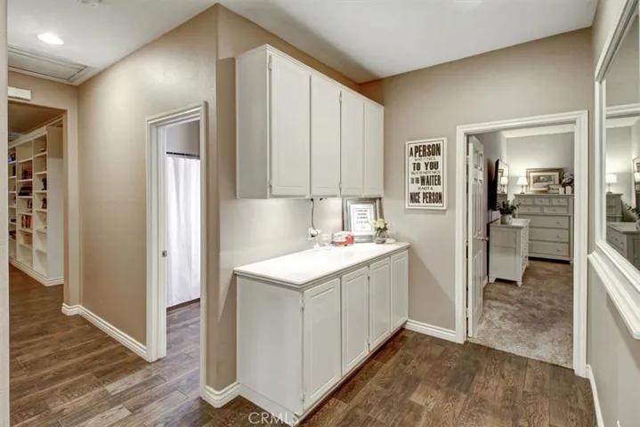 6863 Red Cardinal Court, Eastvale, California 92880