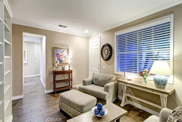 6863 Red Cardinal Court, Eastvale, California 92880