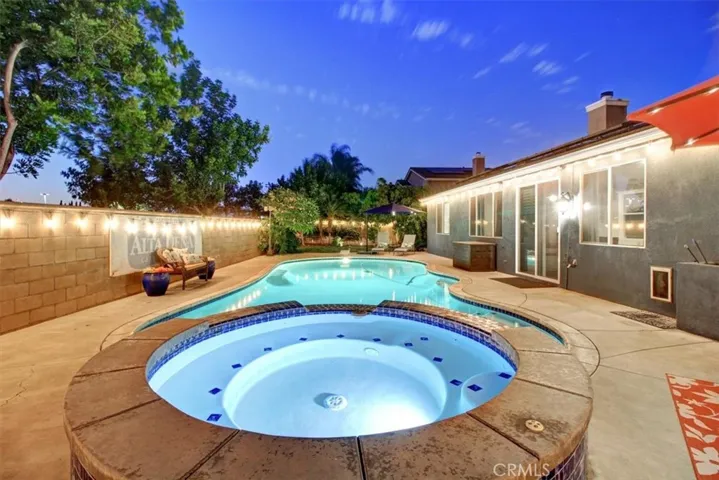 6863 Red Cardinal Court, Eastvale, California 92880