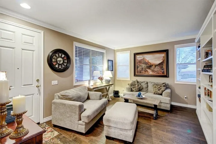 6863 Red Cardinal Court, Eastvale, California 92880