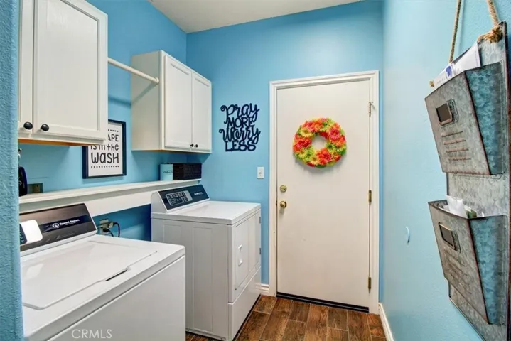 6863 Red Cardinal Court, Eastvale, California 92880