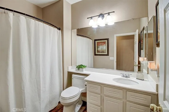 6863 Red Cardinal Court, Eastvale, California 92880