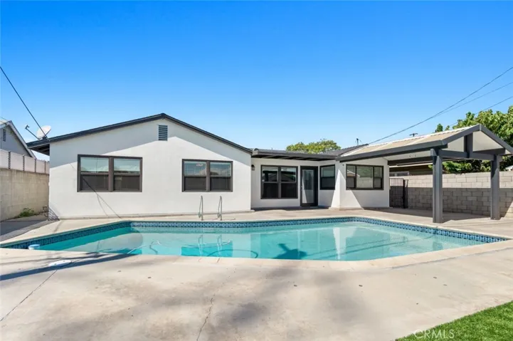 2050 Stevely Avenue, Long Beach, California 90815