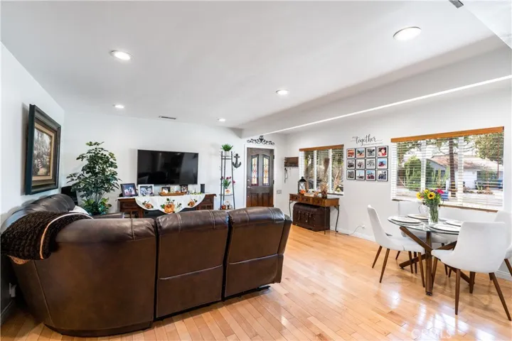 1410 N Rose Street, Burbank, California 91505