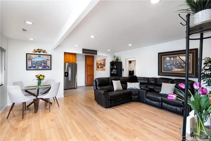1410 N Rose Street, Burbank, California 91505