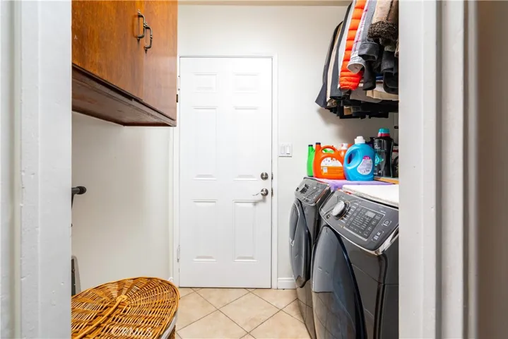 1410 N Rose Street, Burbank, California 91505