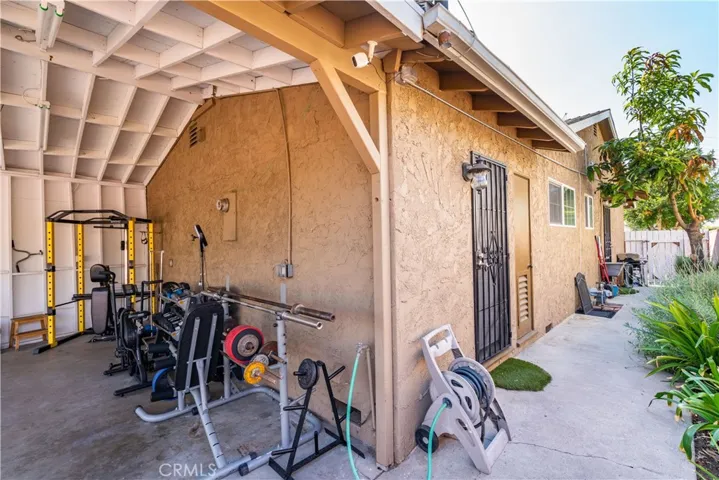 1410 N Rose Street, Burbank, California 91505