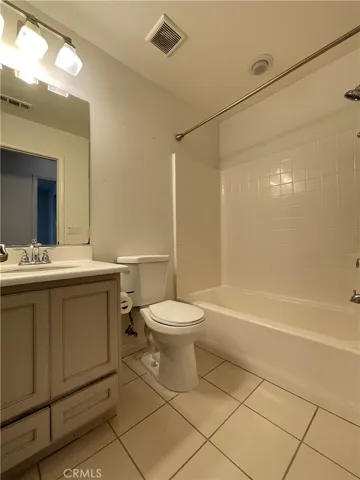 1st Floor Bathroom