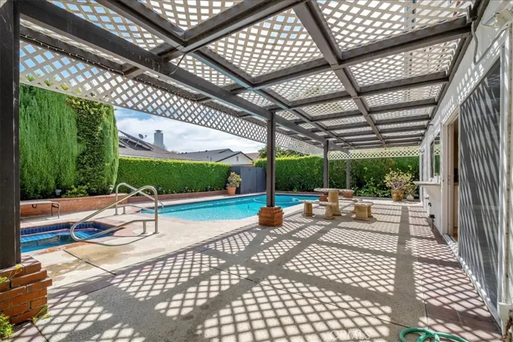 3240 Lama Avenue, Long Beach, California 90808