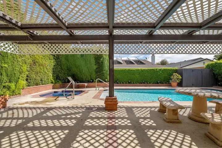 3240 Lama Avenue, Long Beach, California 90808