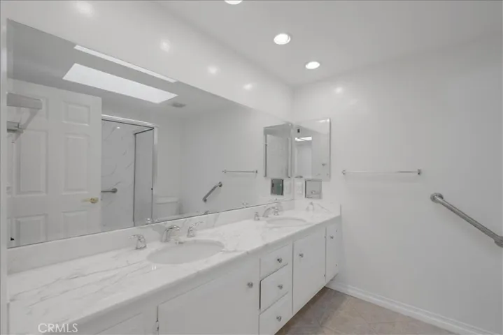 3240 Lama Avenue, Long Beach, California 90808