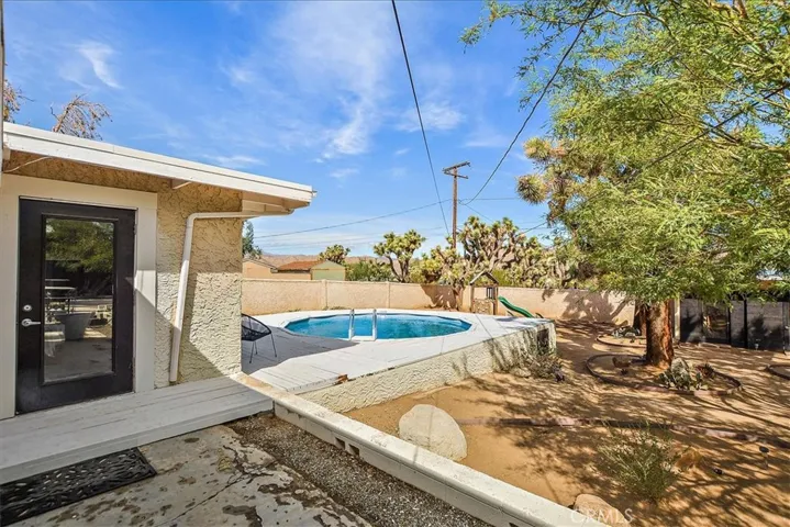 56564 Joshua Drive, Yucca Valley, California 92284