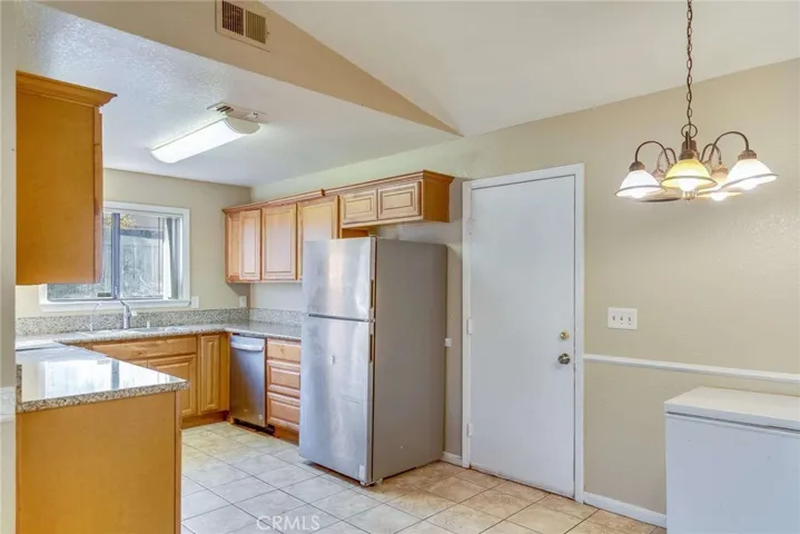 541 Fairfield Road, Simi Valley, California 93065