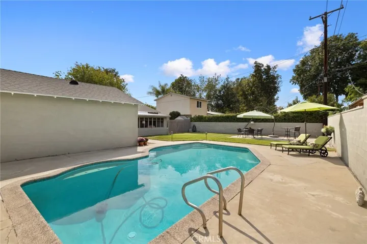 447 W Bennett Avenue, Glendora, California 91741