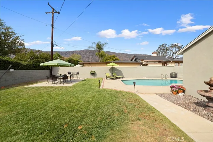 447 W Bennett Avenue, Glendora, California 91741