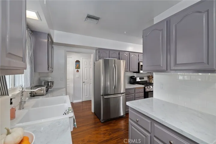 447 W Bennett Avenue, Glendora, California 91741
