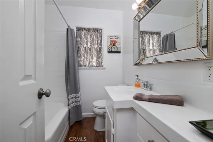 447 W Bennett Avenue, Glendora, California 91741