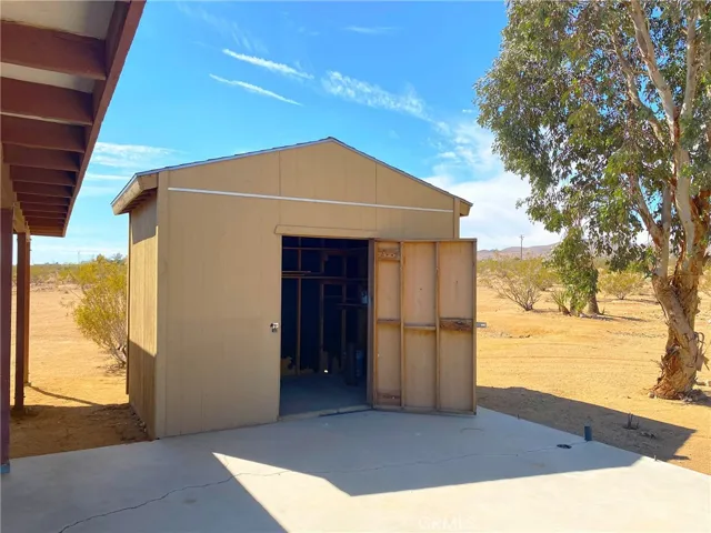2222 Fortuna Avenue, Landers, California 92285