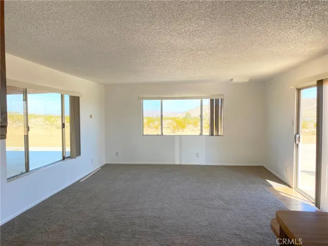 2222 Fortuna Avenue, Landers, California 92285