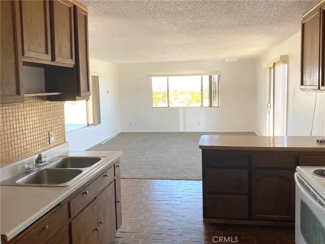 2222 Fortuna Avenue, Landers, California 92285