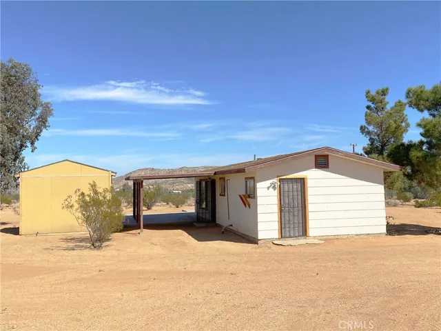 2222 Fortuna Avenue, Landers, California 92285