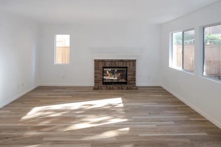 346 Spring Canyon Way, Oceanside, California 92057