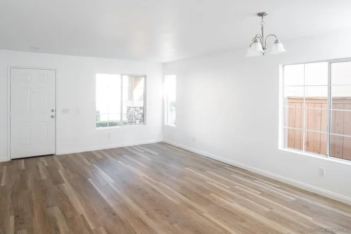 346 Spring Canyon Way, Oceanside, California 92057