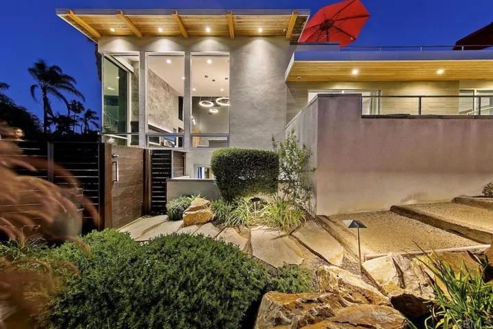 330 S Rios Ave, Solana Beach, California 92075