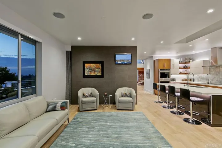 330 S Rios Ave, Solana Beach, California 92075
