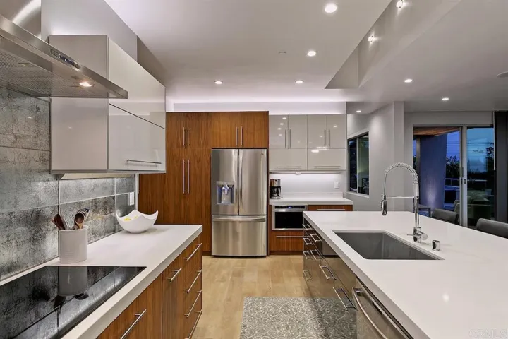 330 S Rios Ave, Solana Beach, California 92075
