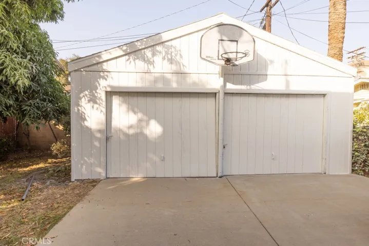 1111 E Elk Avenue, Glendale, California 91205