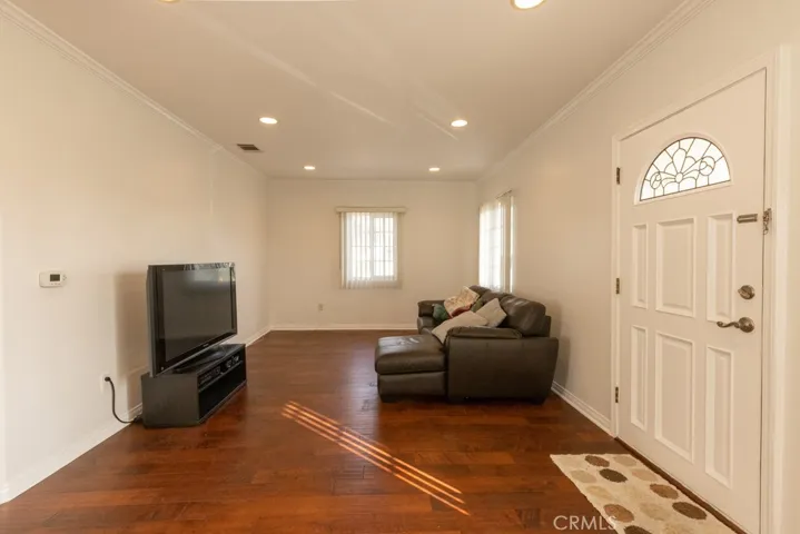 1111 E Elk Avenue, Glendale, California 91205